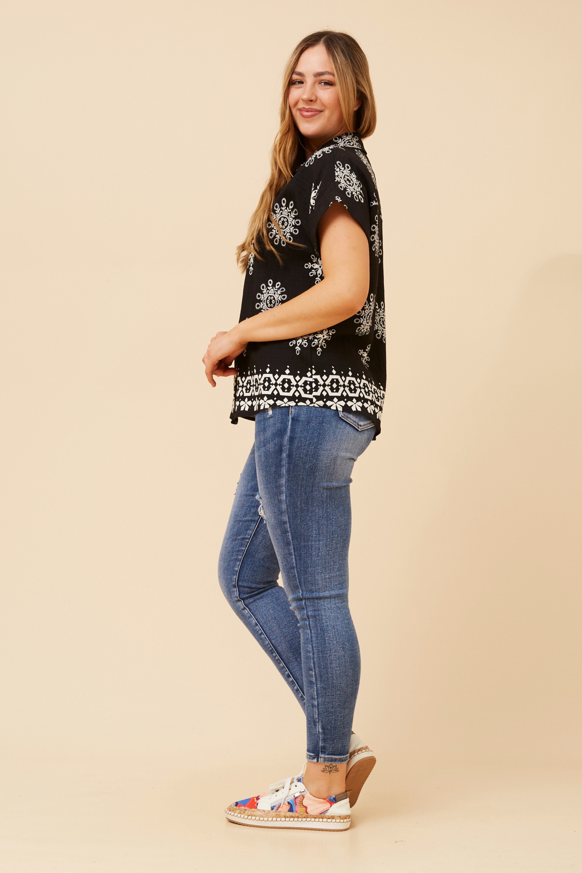 ADRIKA BORDER PRINT SHIRT