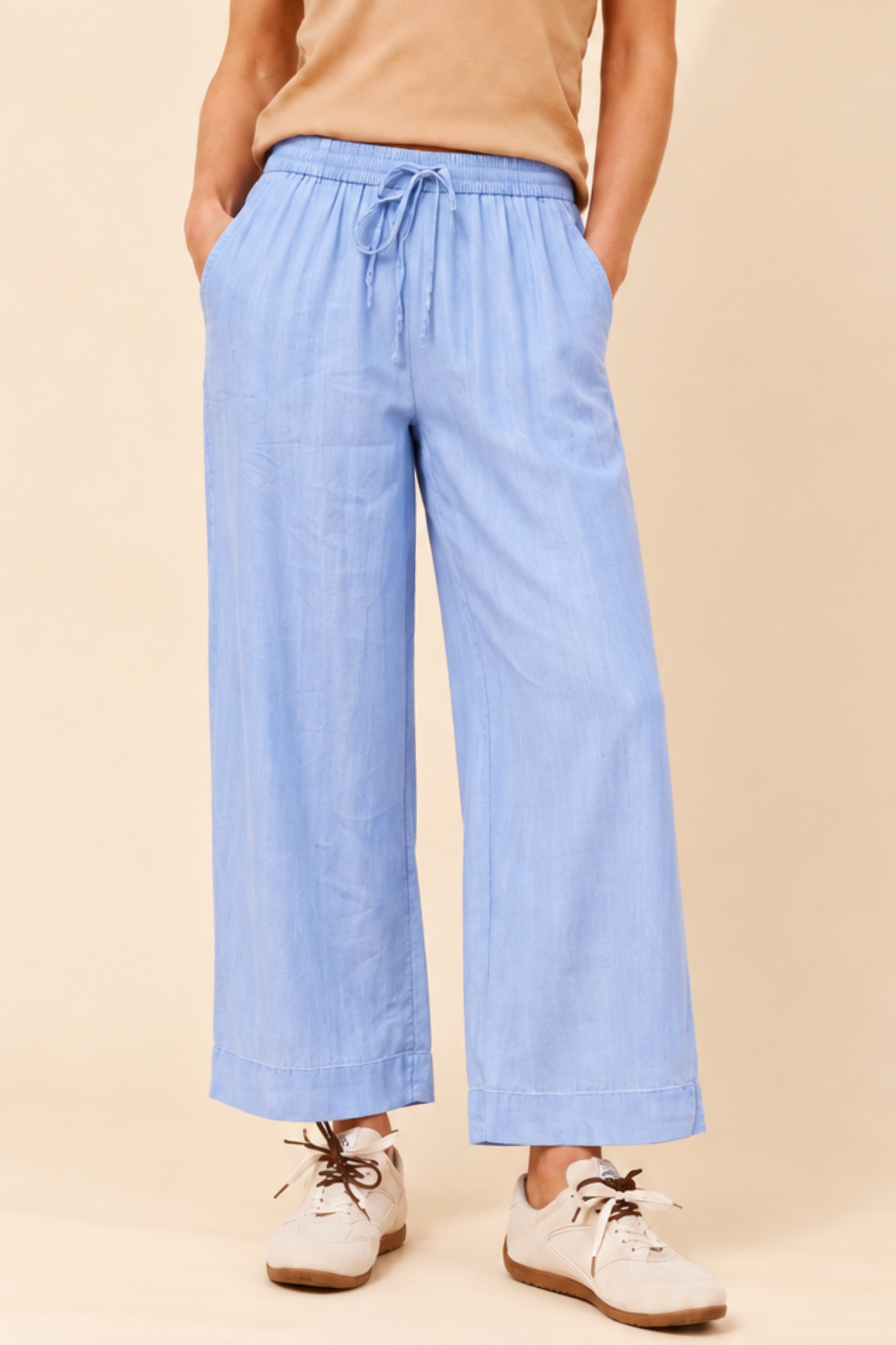 ALLORAH SOLID WIDE LEG PANTS