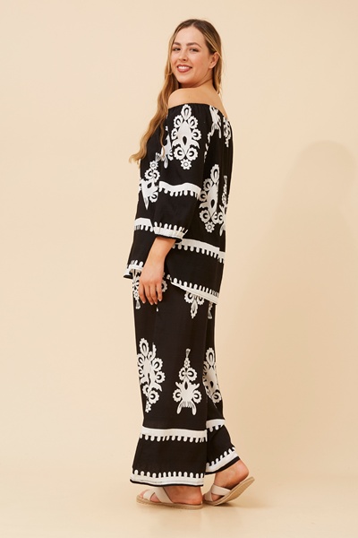 ANDREA BORDER PRINT TOP