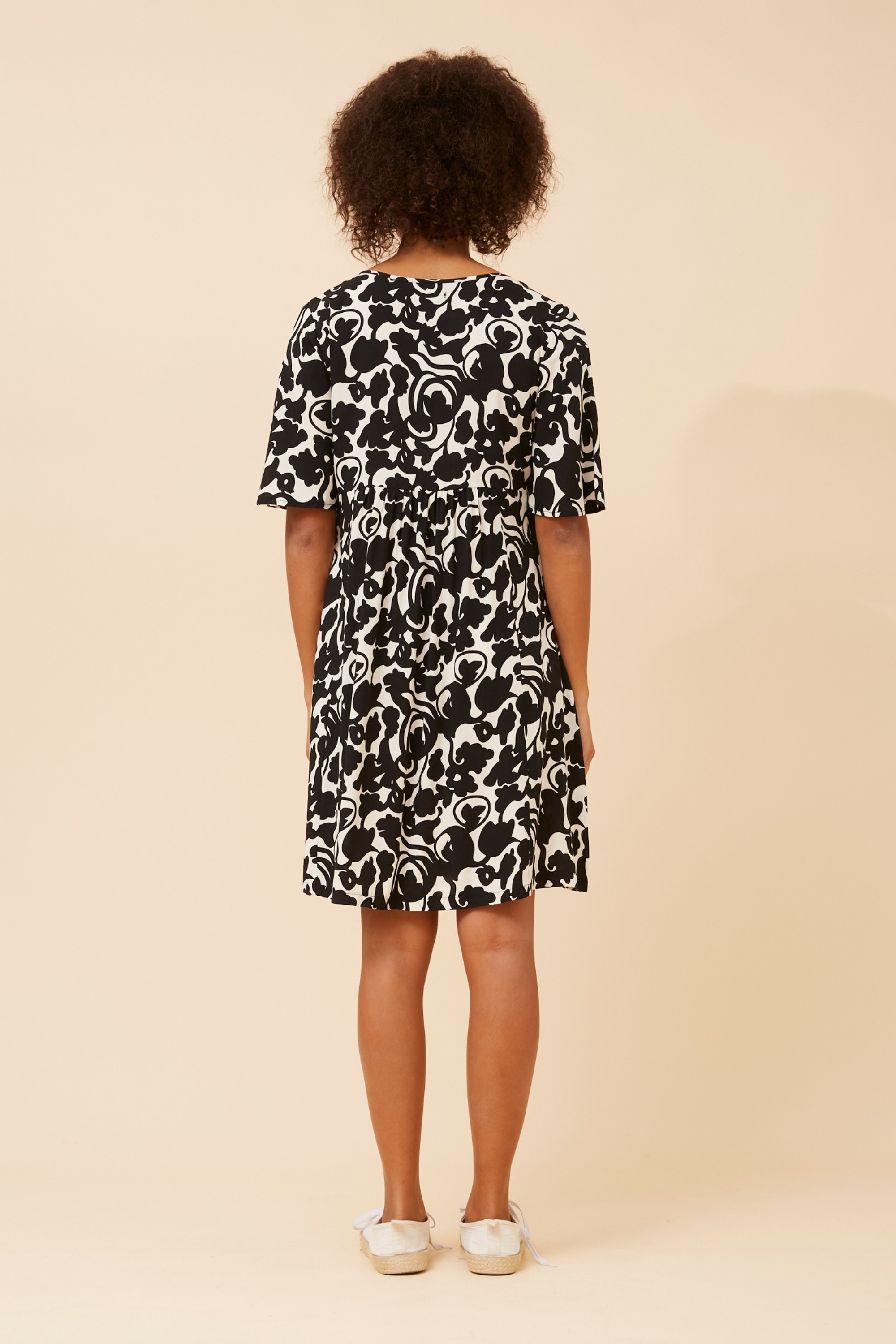 ANIKA ABSTRACT PRINT SHORT DRESS