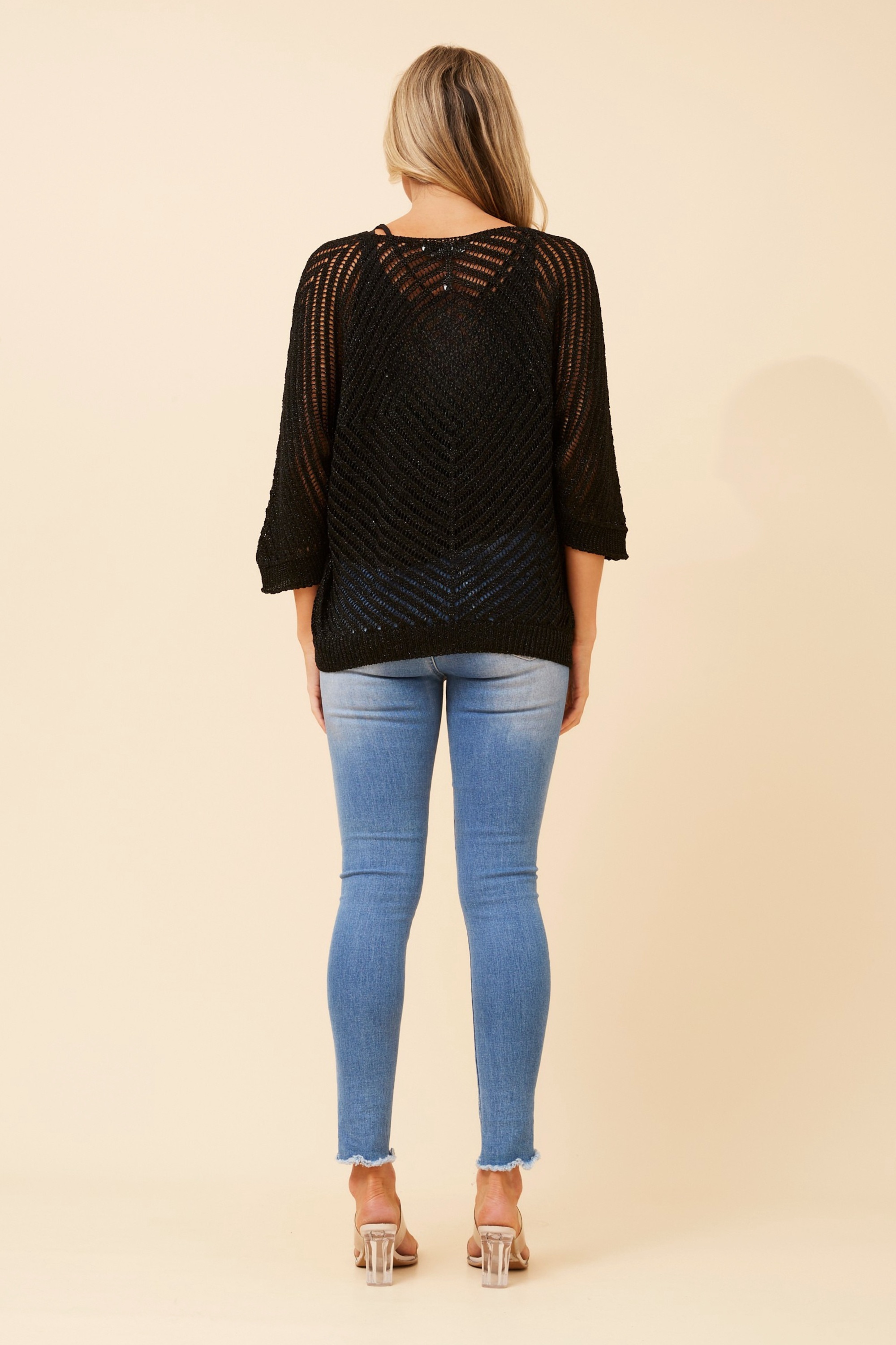 ANORA CROCHET TOP