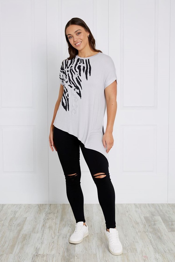 ASTMMETRIC ANIMAL PRINT TOP ASTMMETRIC ANIMAL PRINT TOP