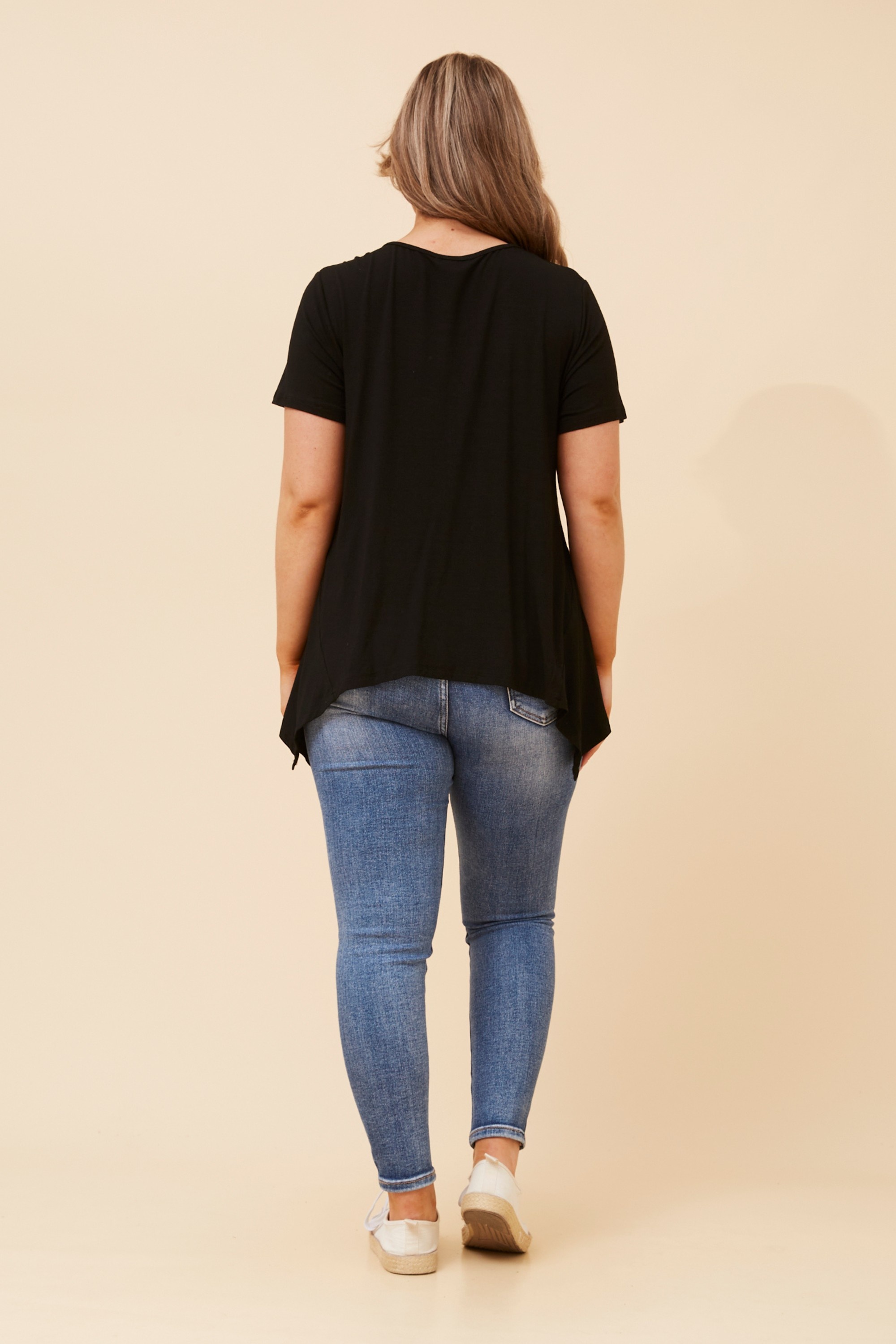 BINITA HANKY HEM TOP