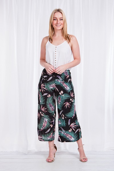 Button Crop Pants