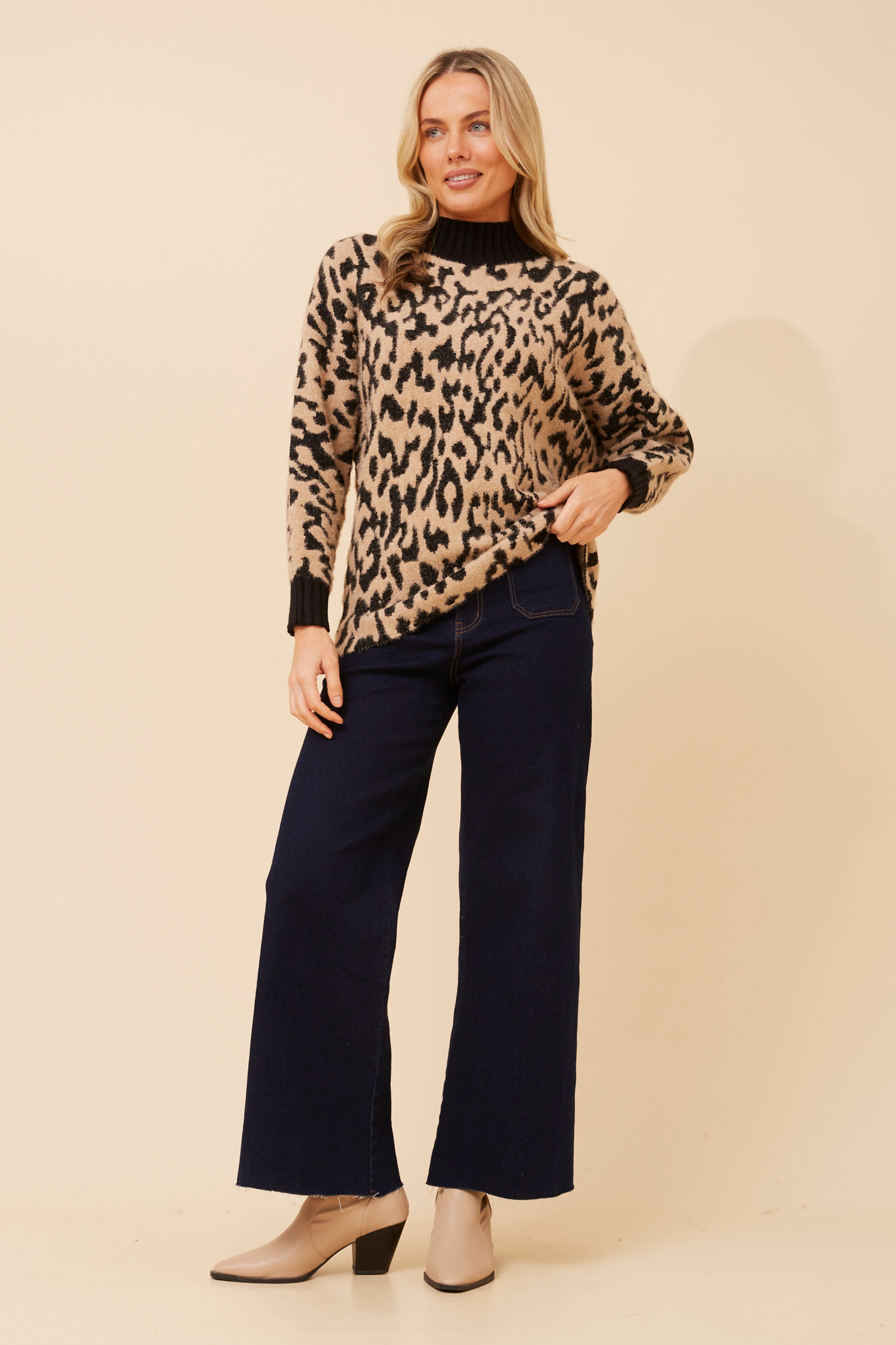 CANYON ANIMAL PRINT KNIT PULLOVER