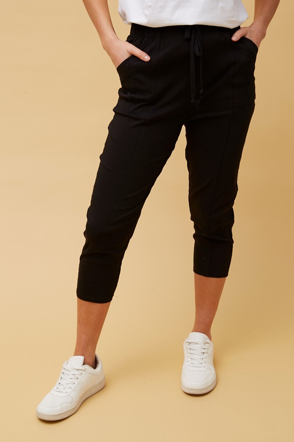 CAPRI JOGGER PANTS CAPRI JOGGER PANTS