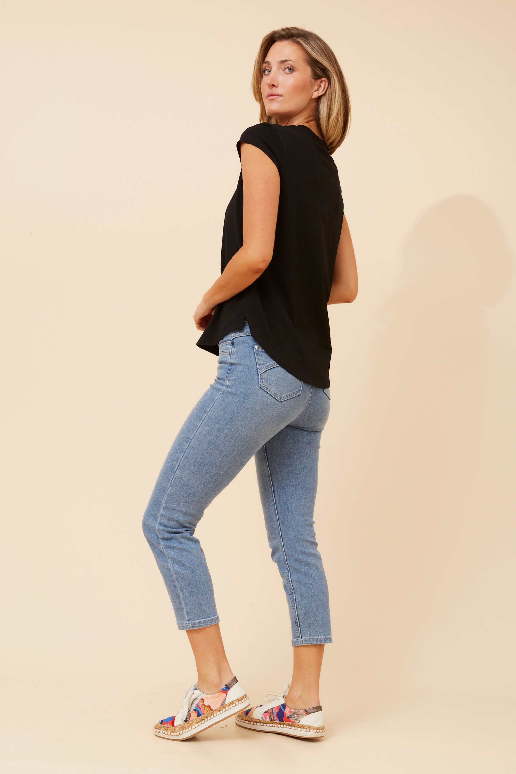 COCO GRAPHIC TEE