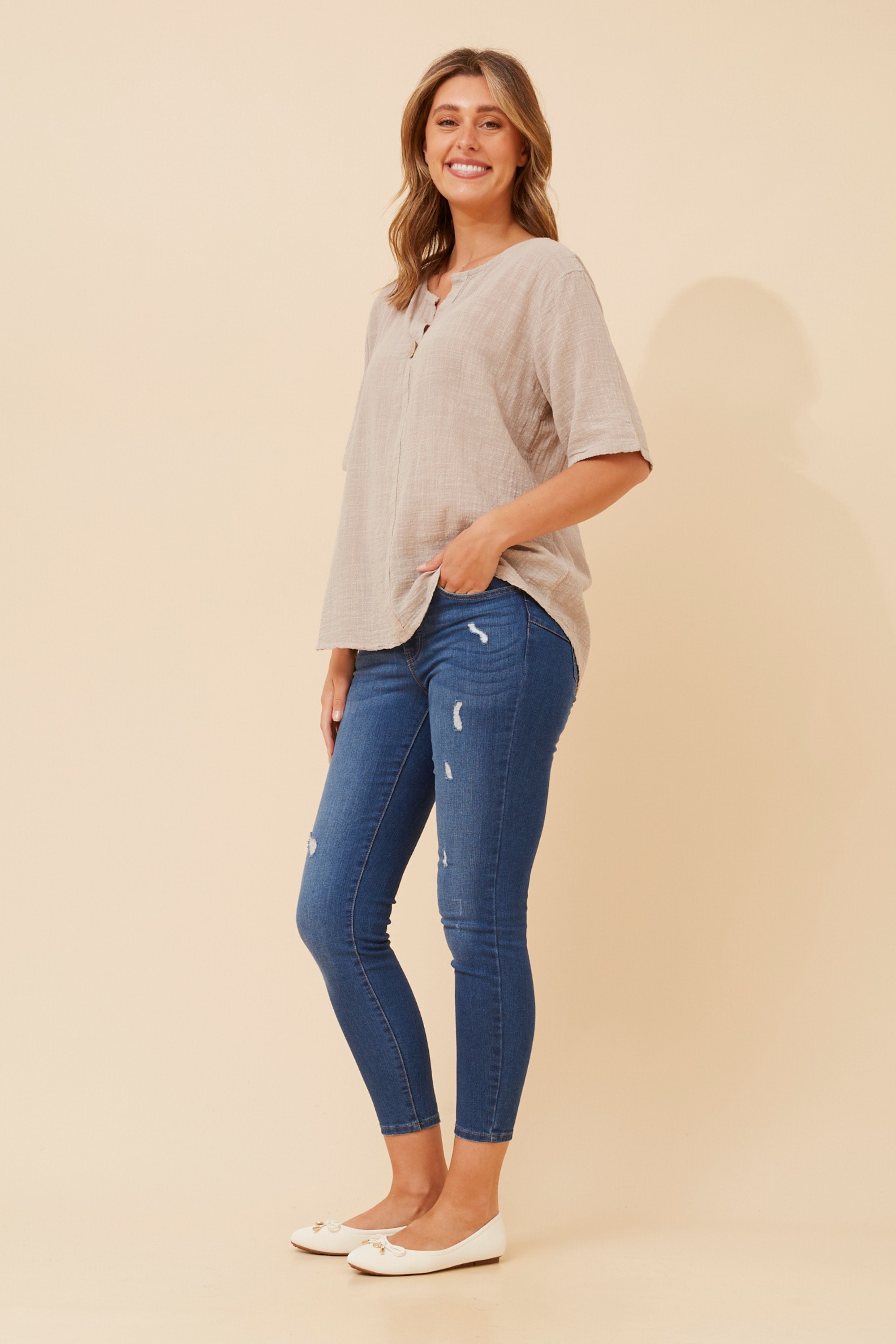 DONILA STATEMENT BUTTON TOP