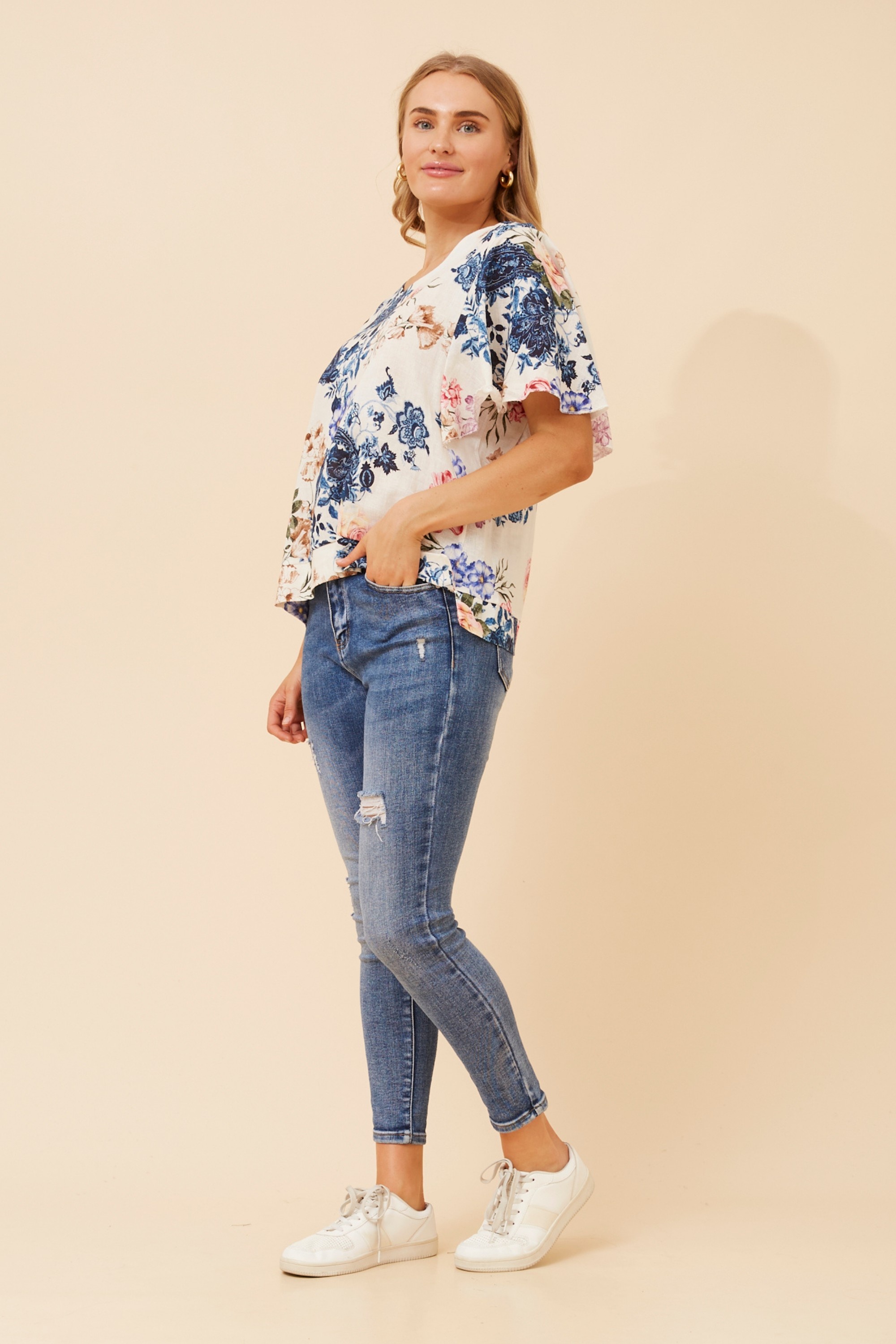 ENZIA FLORAL LINEN TOP