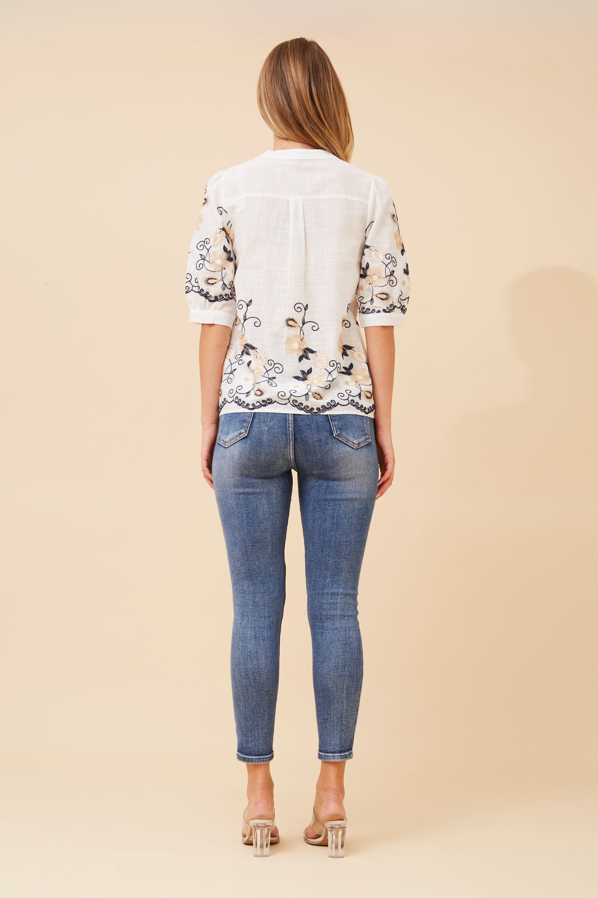 EVORA EMBROIDERED TOP