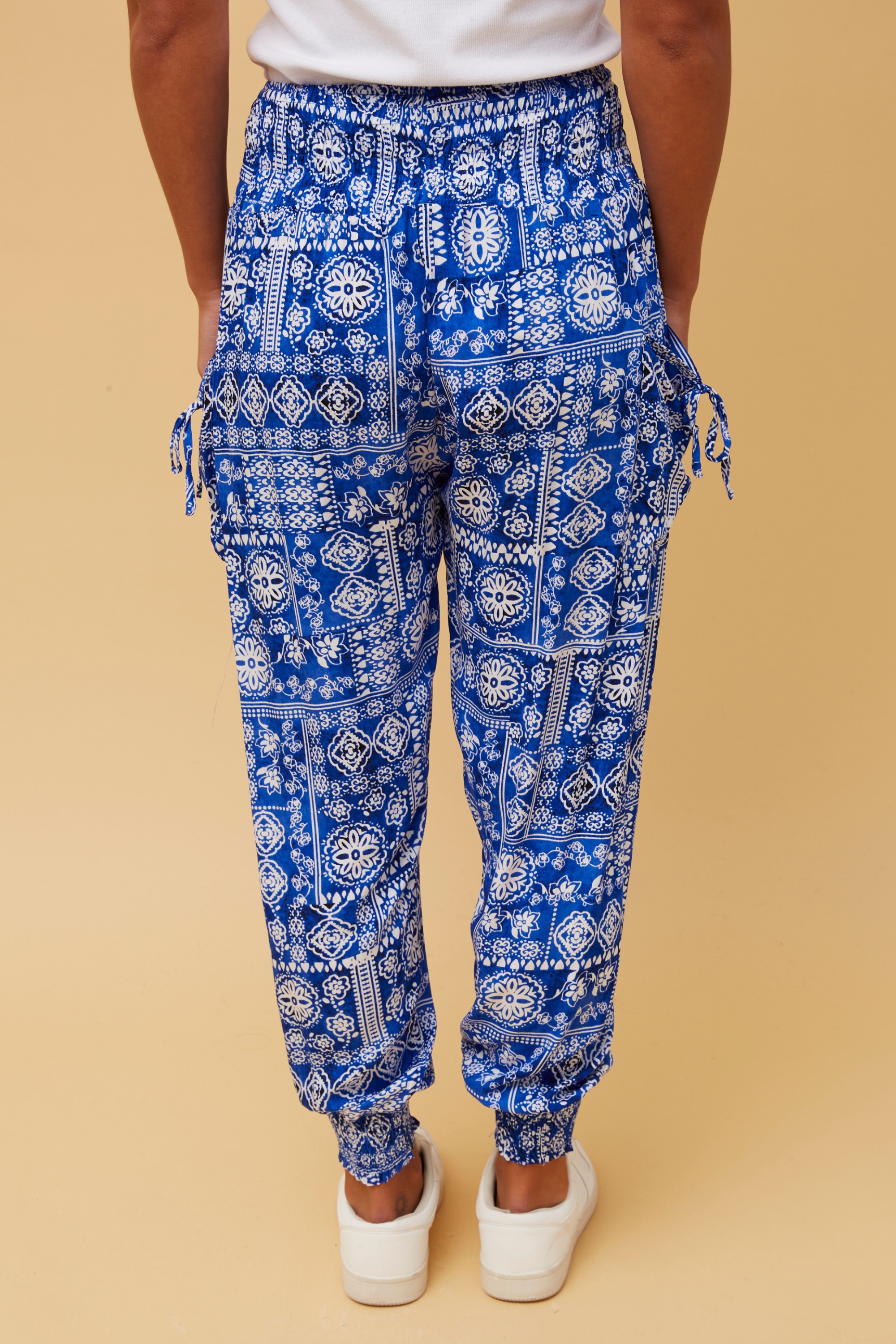 thumbnail image 2 of Women's Smocked Loose Swagge Afican Dance Hamme Pants Fee 2 of 9