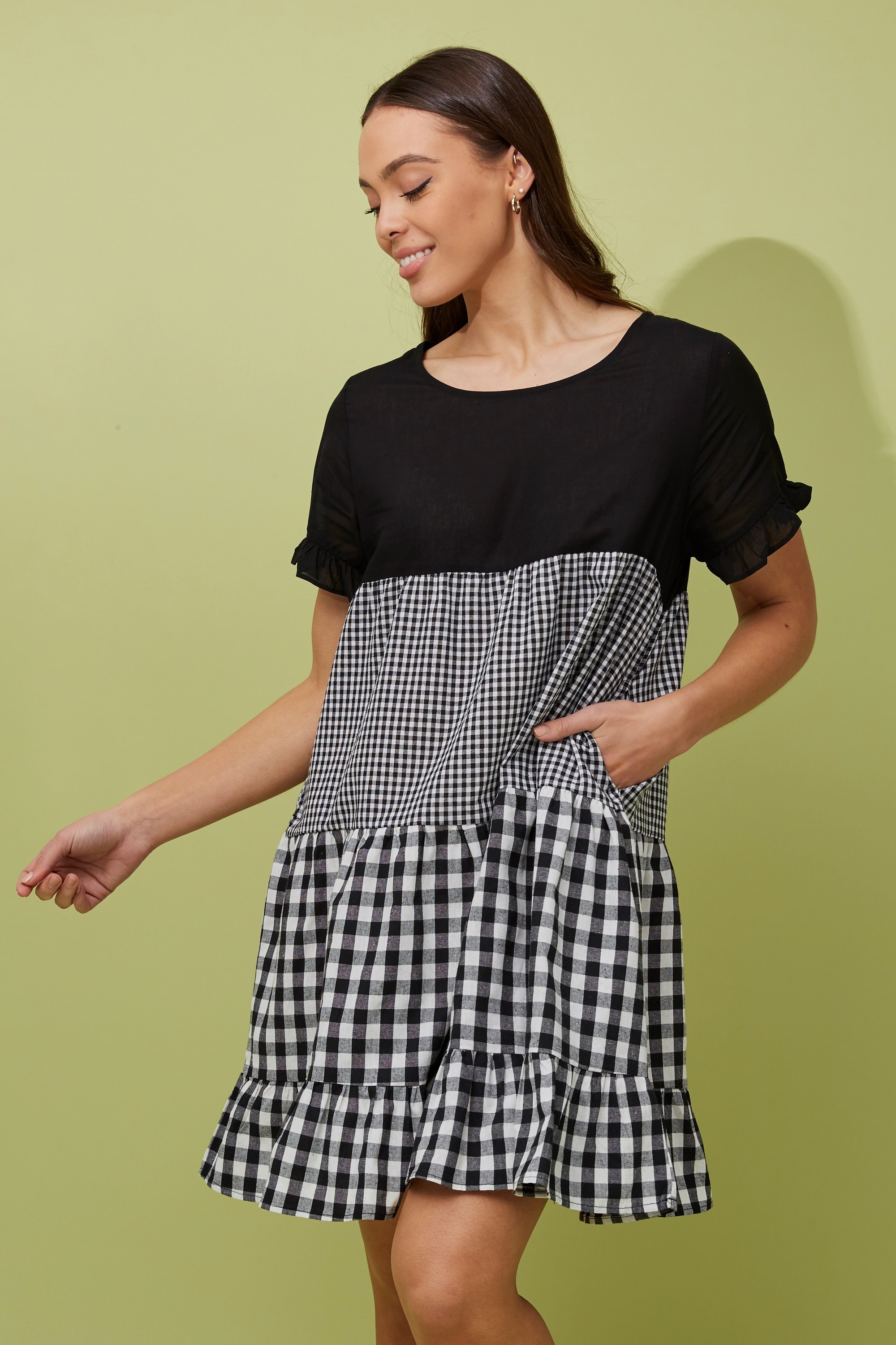 GINGHAM TIERED SMOCK DRESS