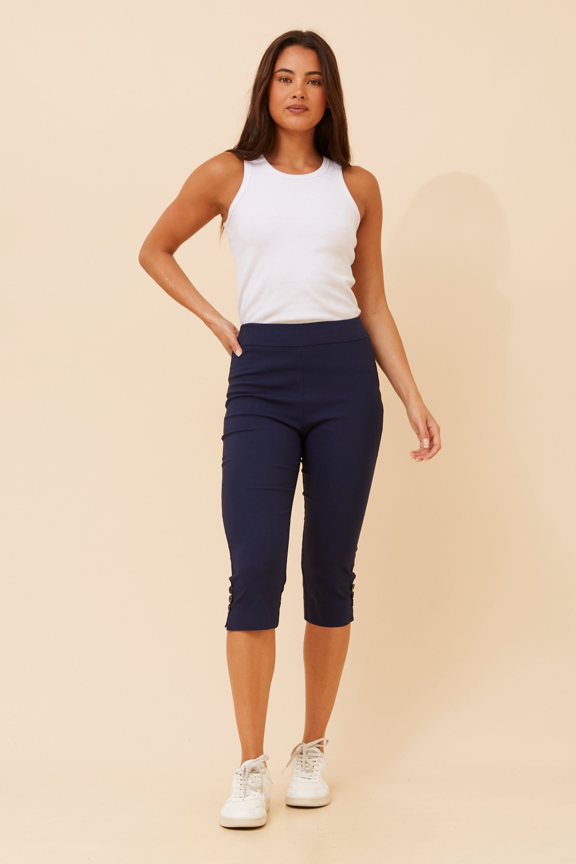 IDALINA SOLID CAPRI PANTS