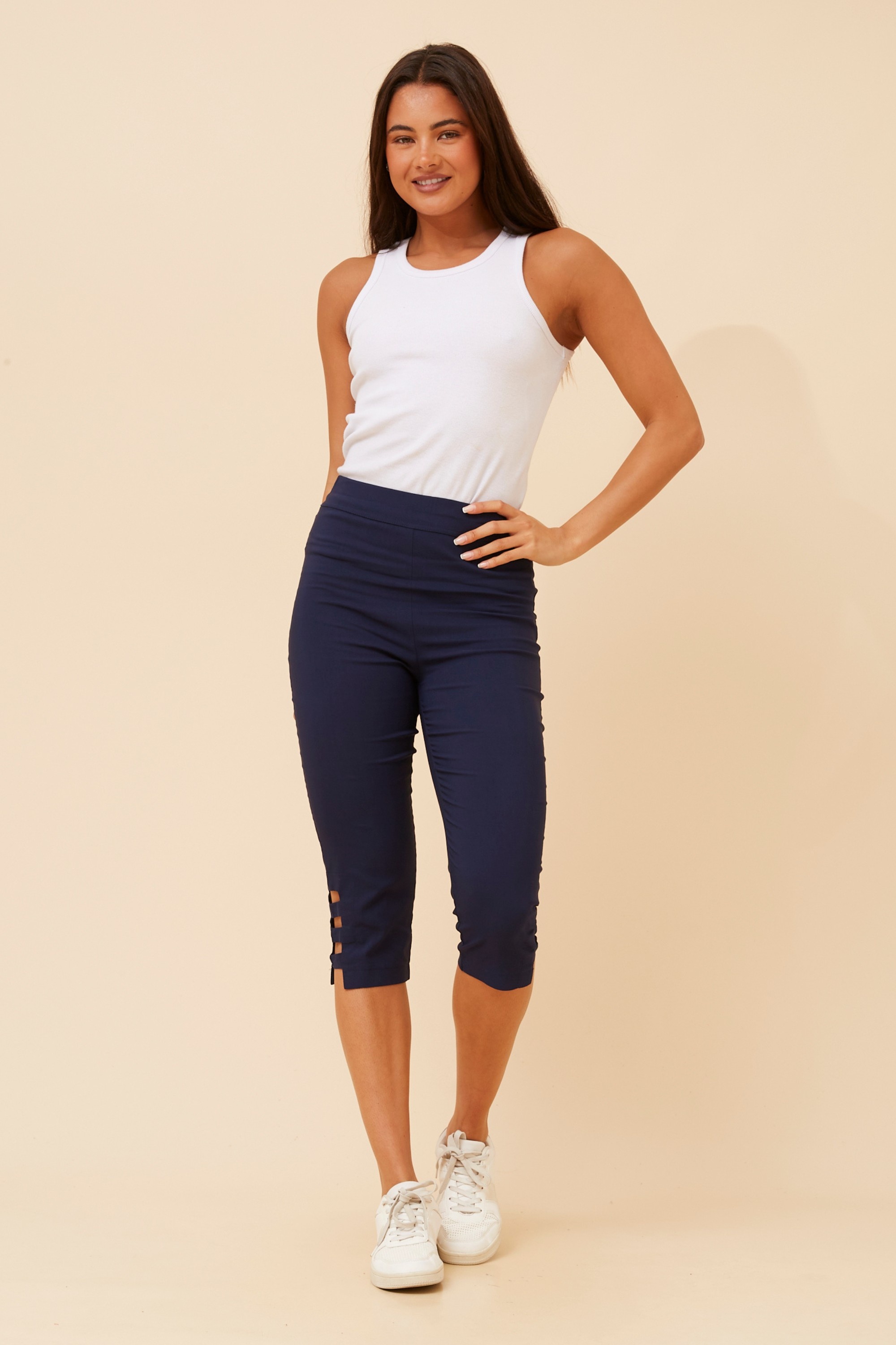 JOSH SOLID CAPRI PANTS