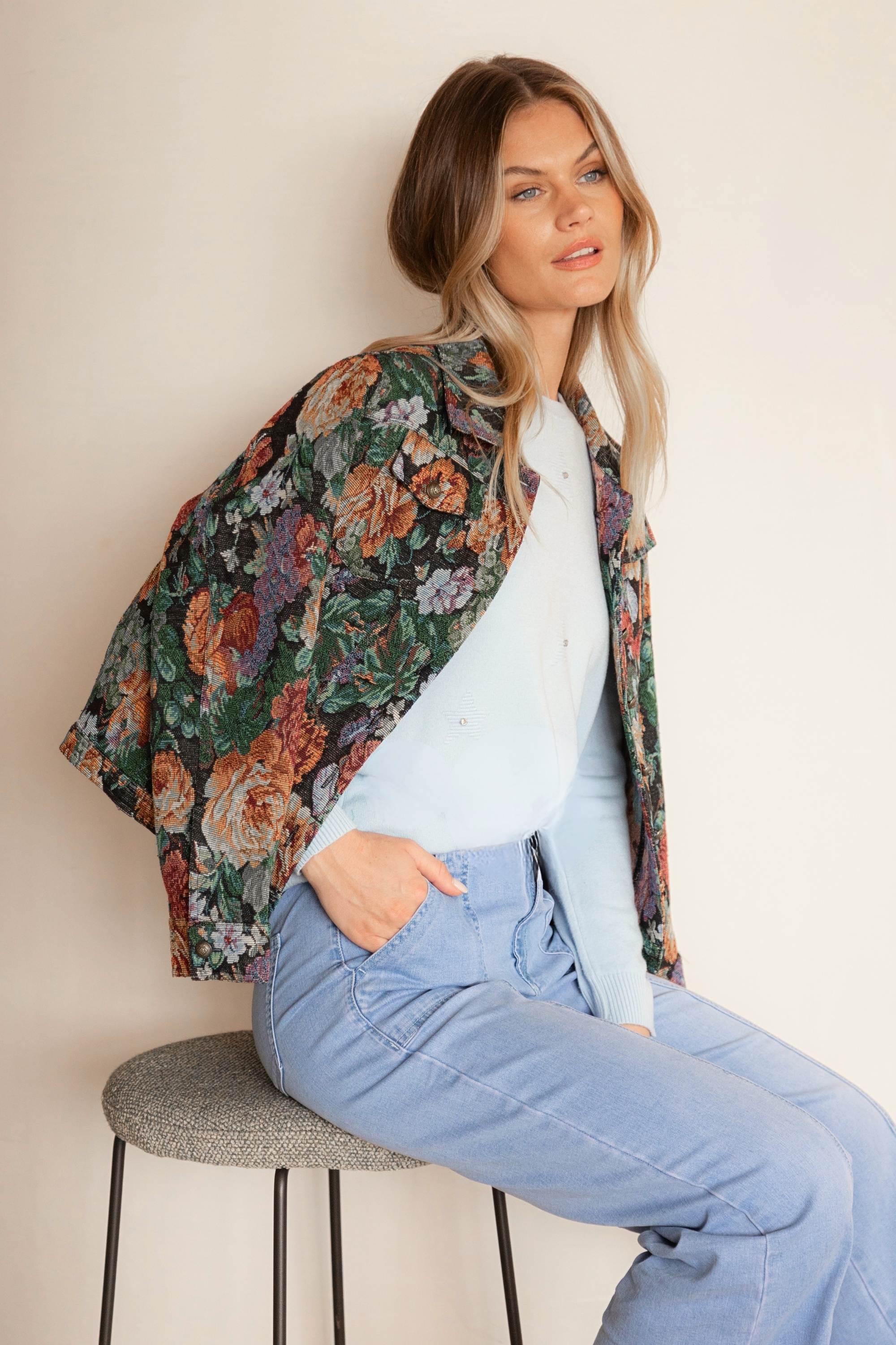 JUNIA FLORAL TAPESTRY JACKET