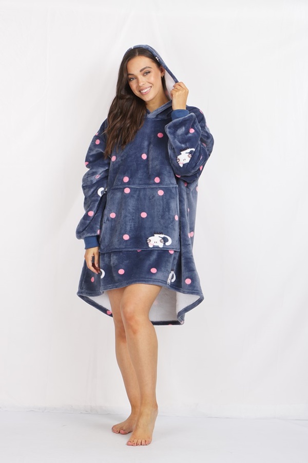 KITTY SNUGGLE BLANKET HOODIE & FEMME Connection
