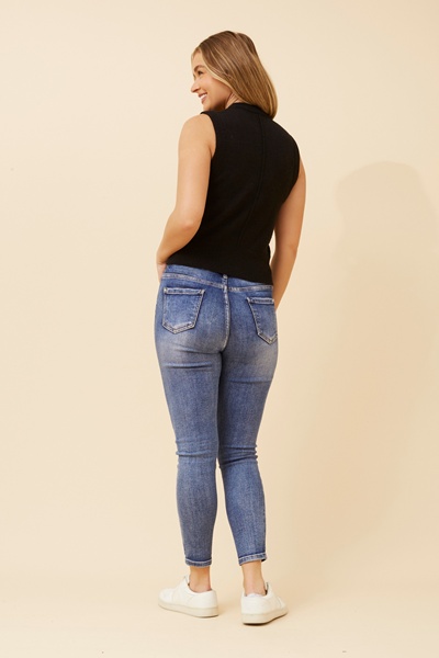 LAKELYN SOLID KNIT VEST