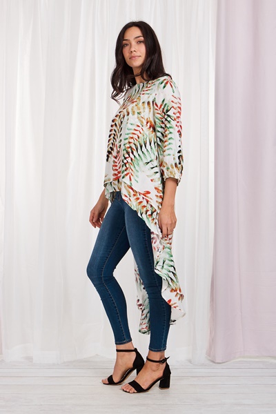 Leaf Extreme Dip Hem Top