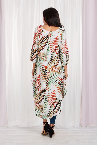 Leaf Extreme Dip Hem Top