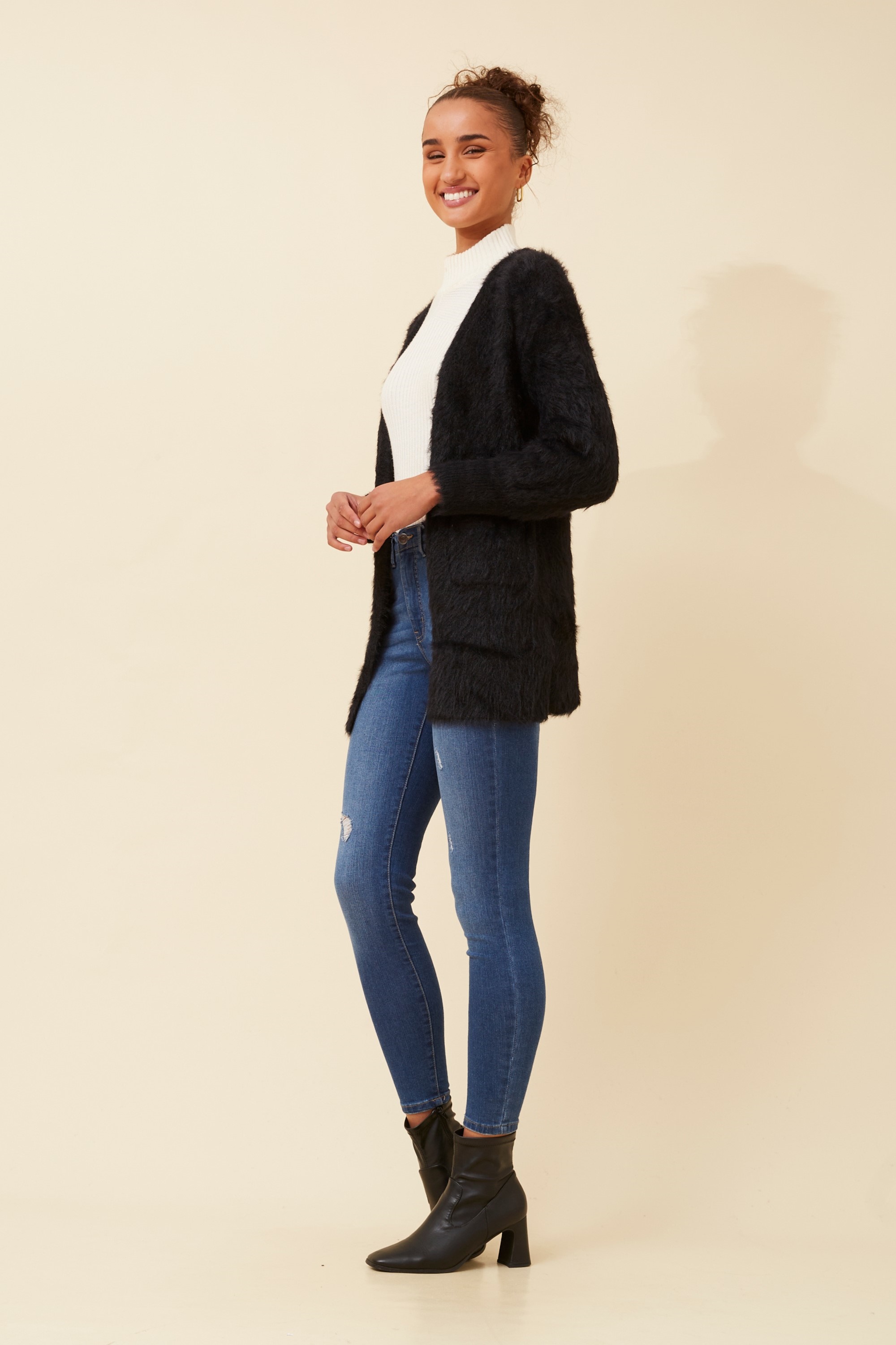 LEEZA EYELASH KNIT CARDIGAN