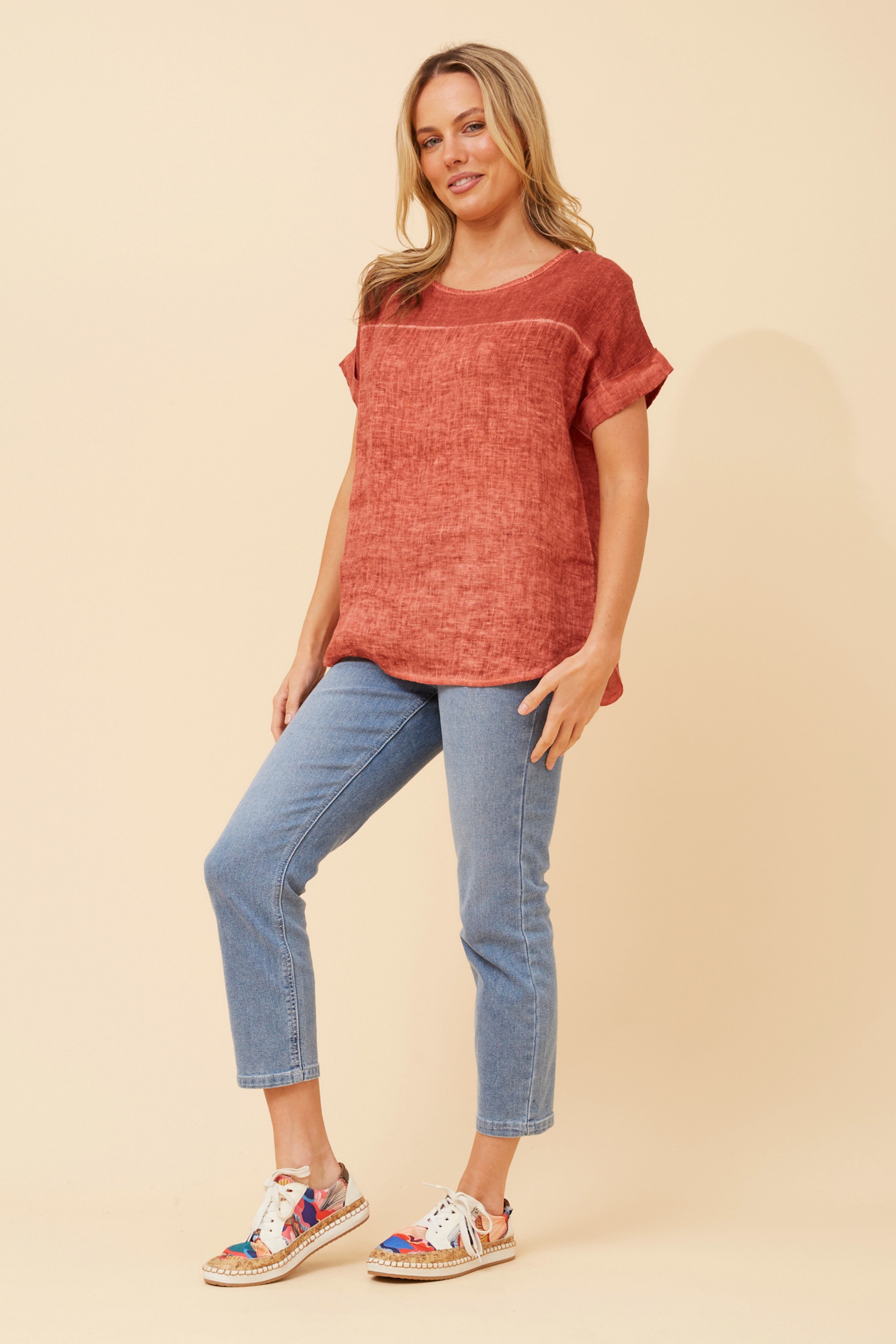 LEORA SOLID LINEN TOP