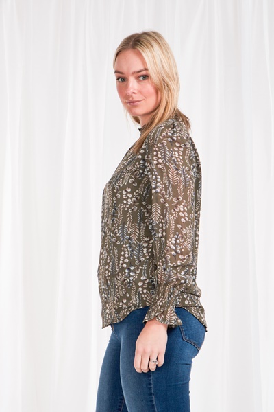 Long cuff sleeve printed blouse