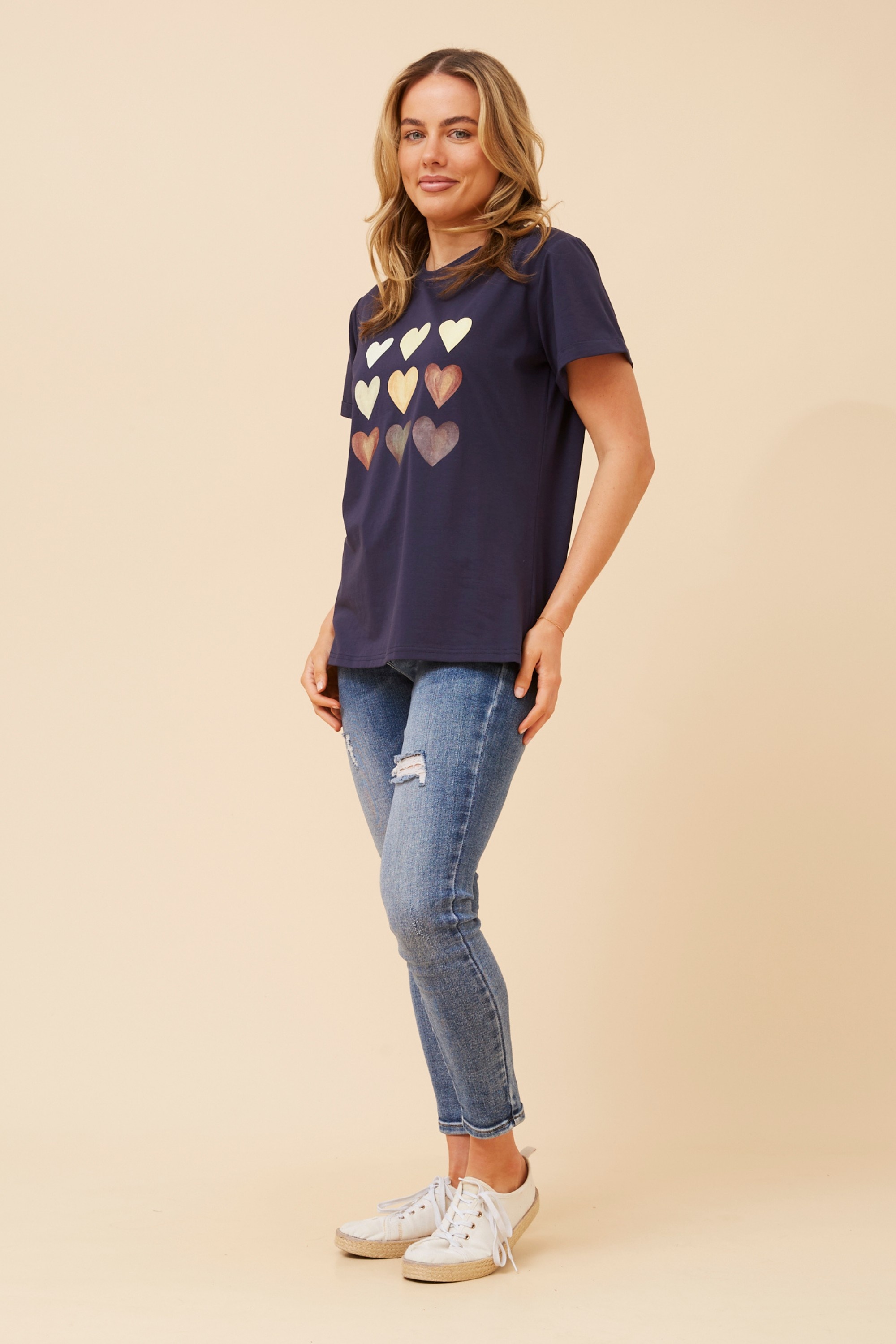 LURA HEART PRINT TSHIRT