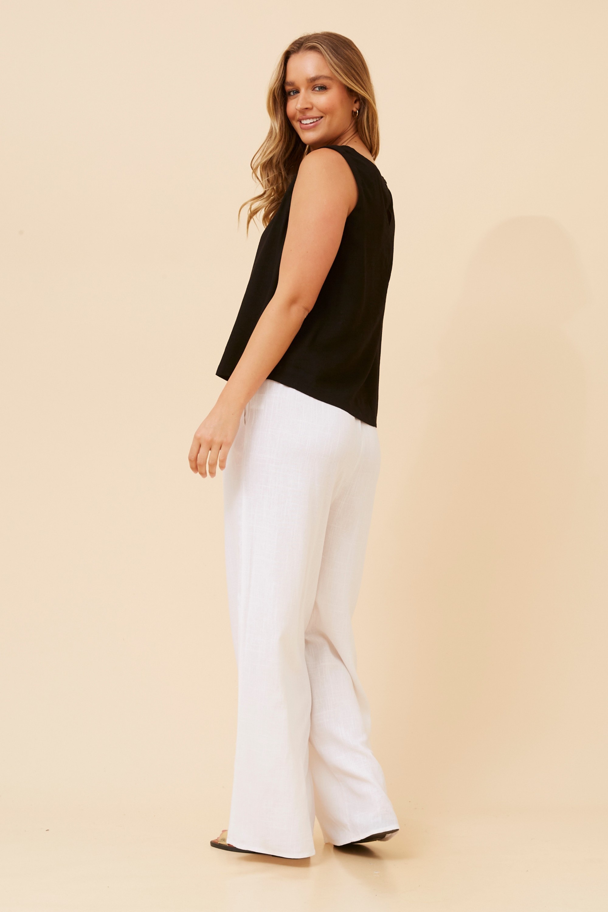 MARIBEL SLEEVELESS LINEN BLEND TOP