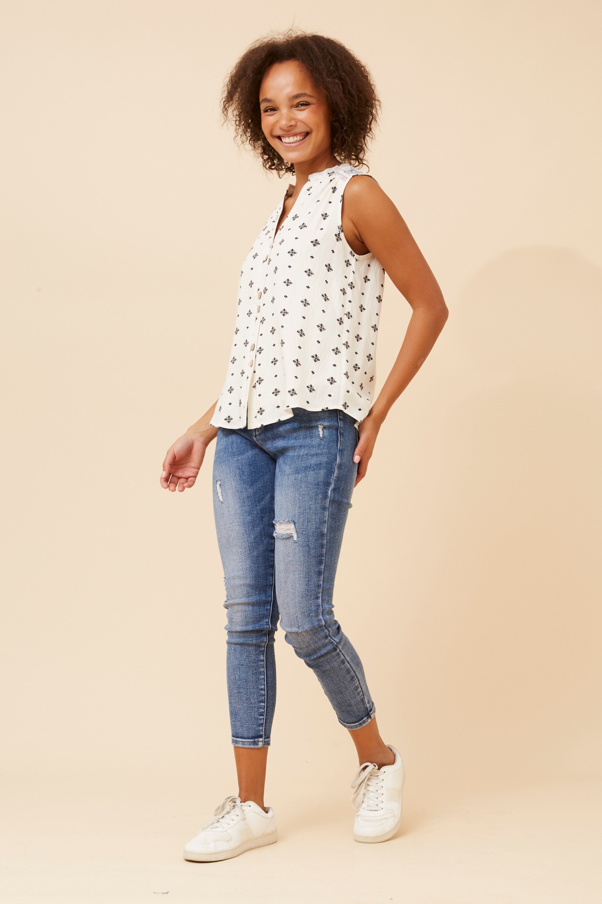 MAYSEN SLEEVELESS TOP