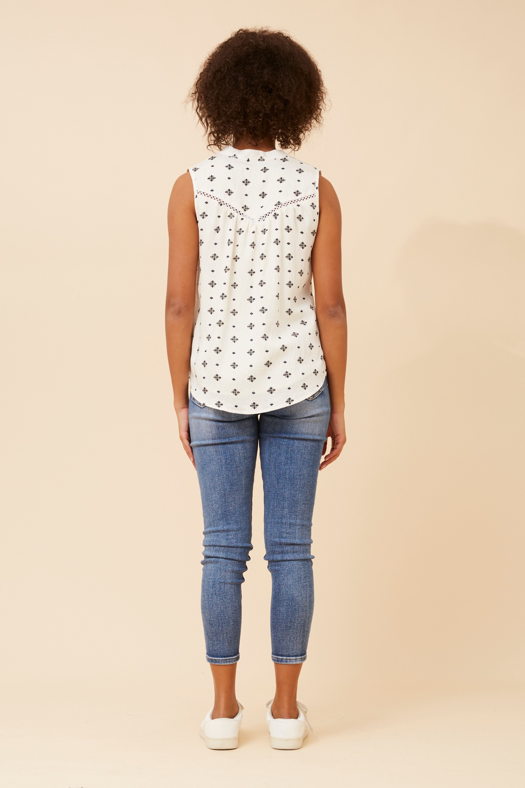 MAYSEN SLEEVELESS TOP