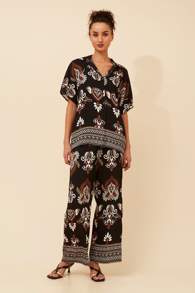 NEVELLE BORDER PRINT TWO-PIECE SET