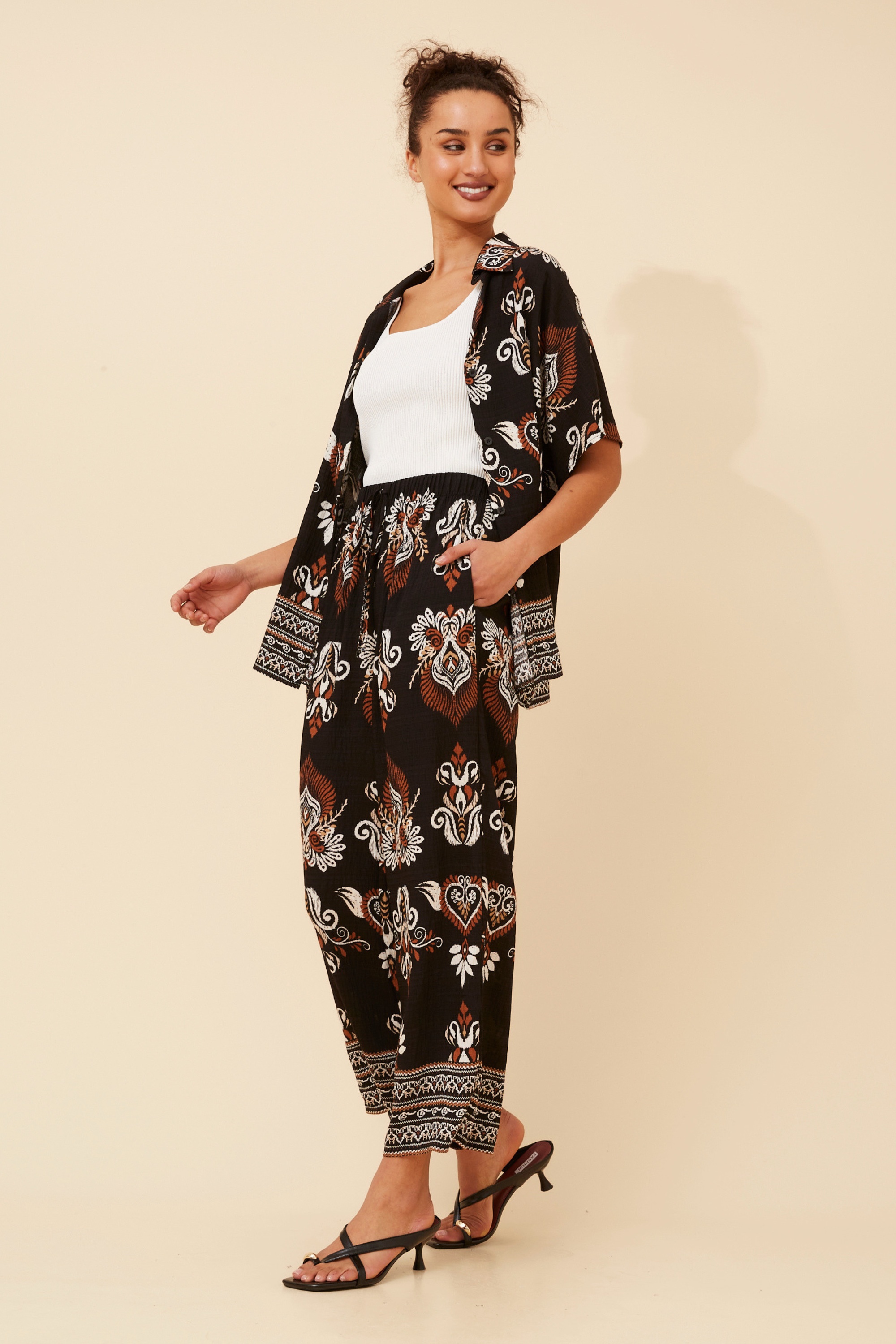 NEVELLE BORDER PRINT TWO-PIECE SET