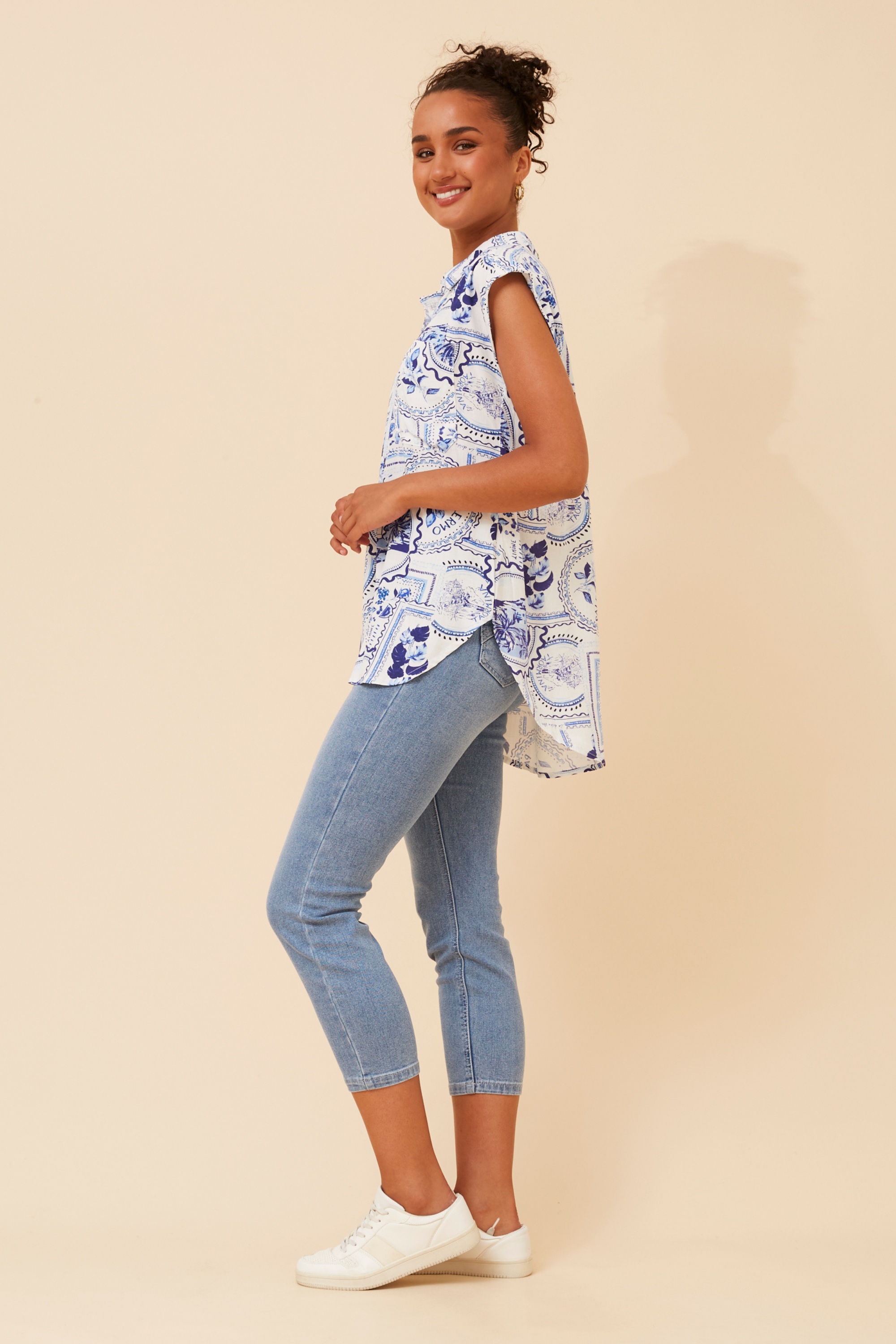 NEVIS  POSTCARD PRINT TOP
