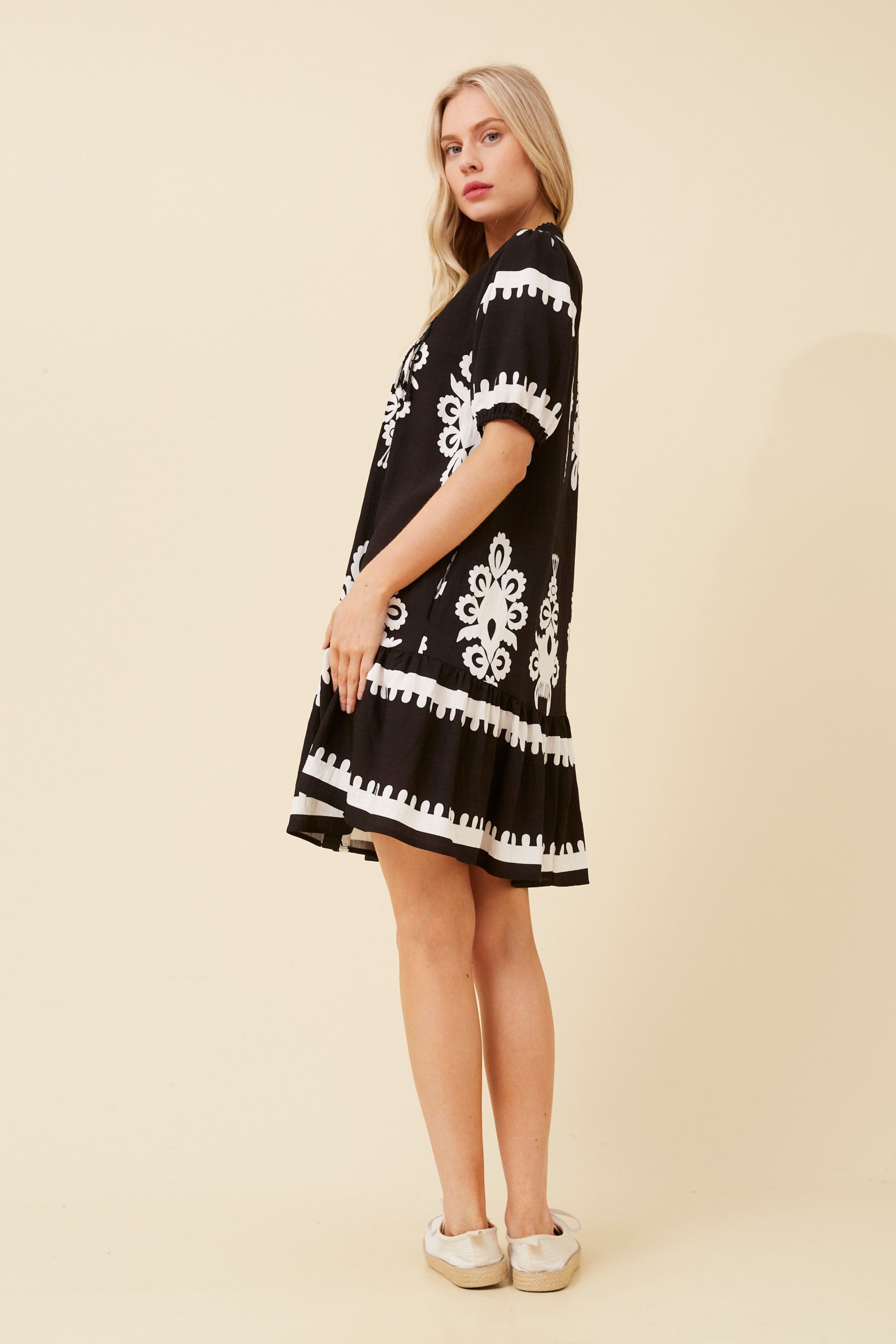 NIXA BORDER PRINT SHORT DRESS