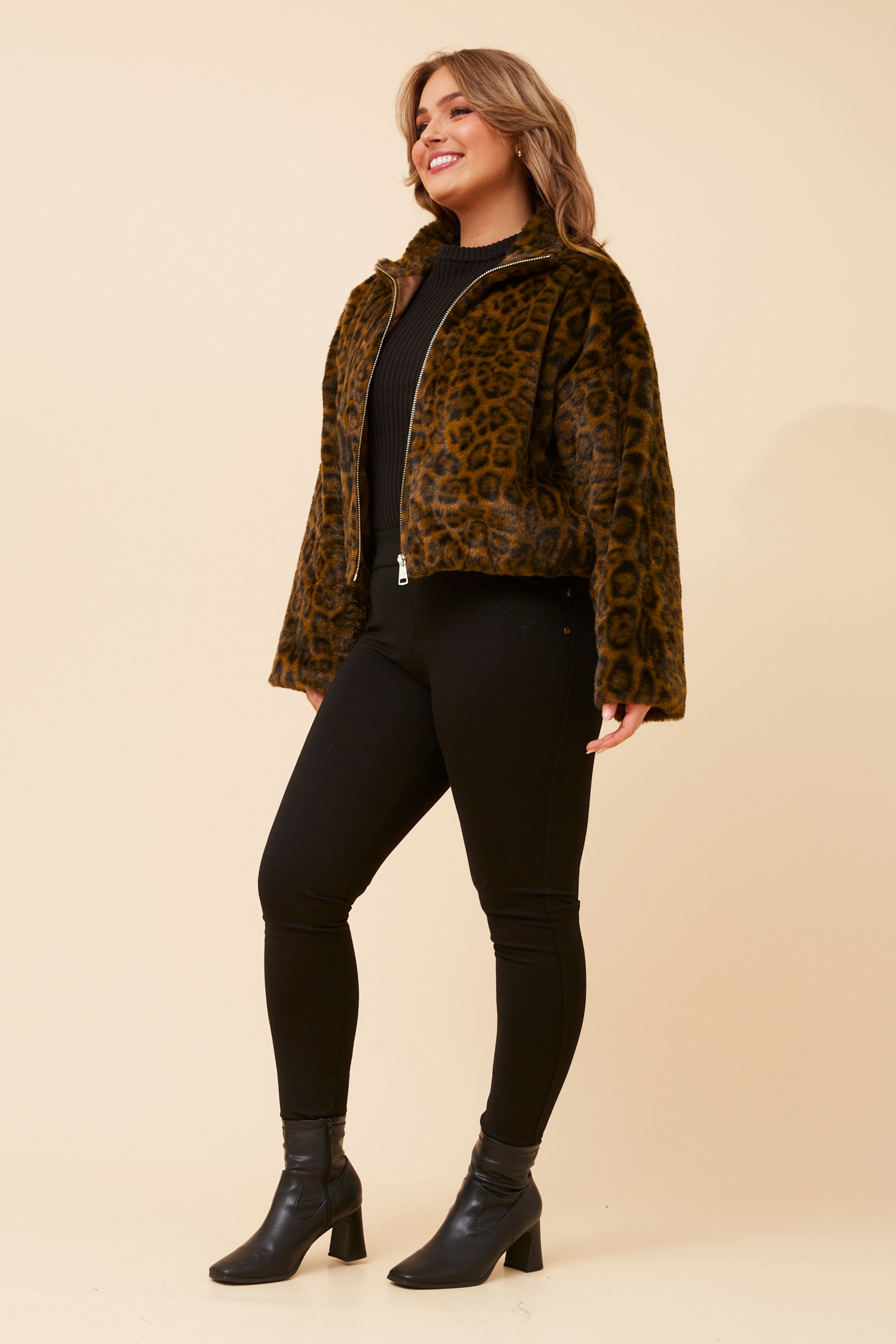 NOBLE ANIMAL PRINT JACKET