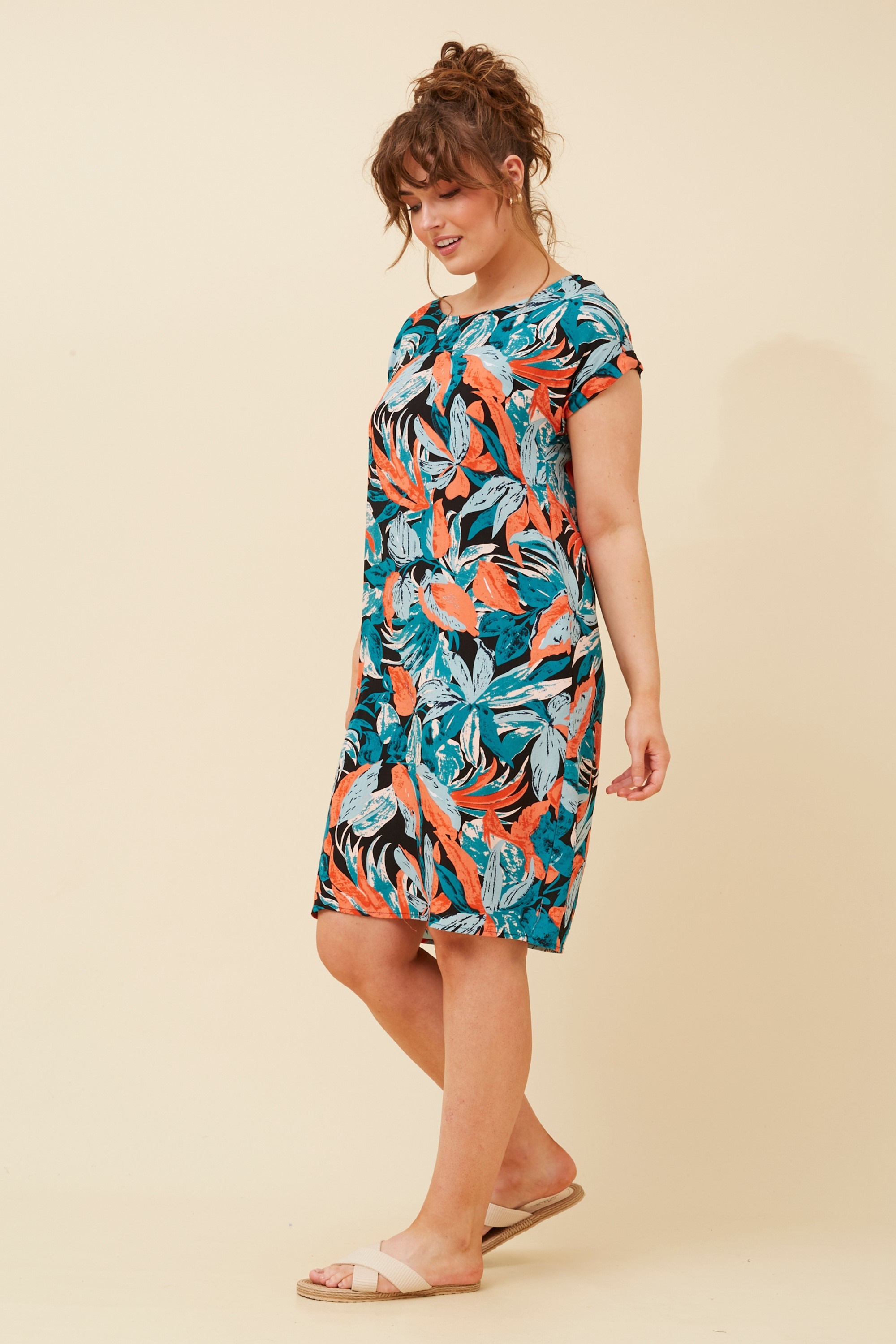 PAULA LEAF PRINT SHIFT DRESS