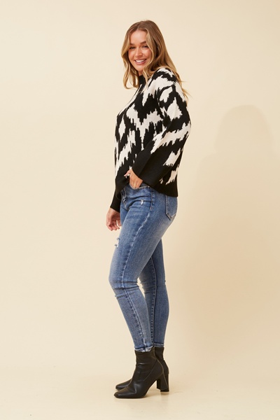 PRISKA ABSTRACT PATTERN KNIT PULLOVER