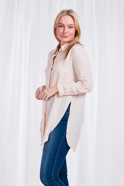 Roll-up sleeve longline shirt