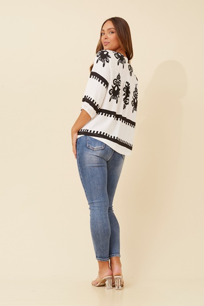 SHAE BORDER PRINT TOP