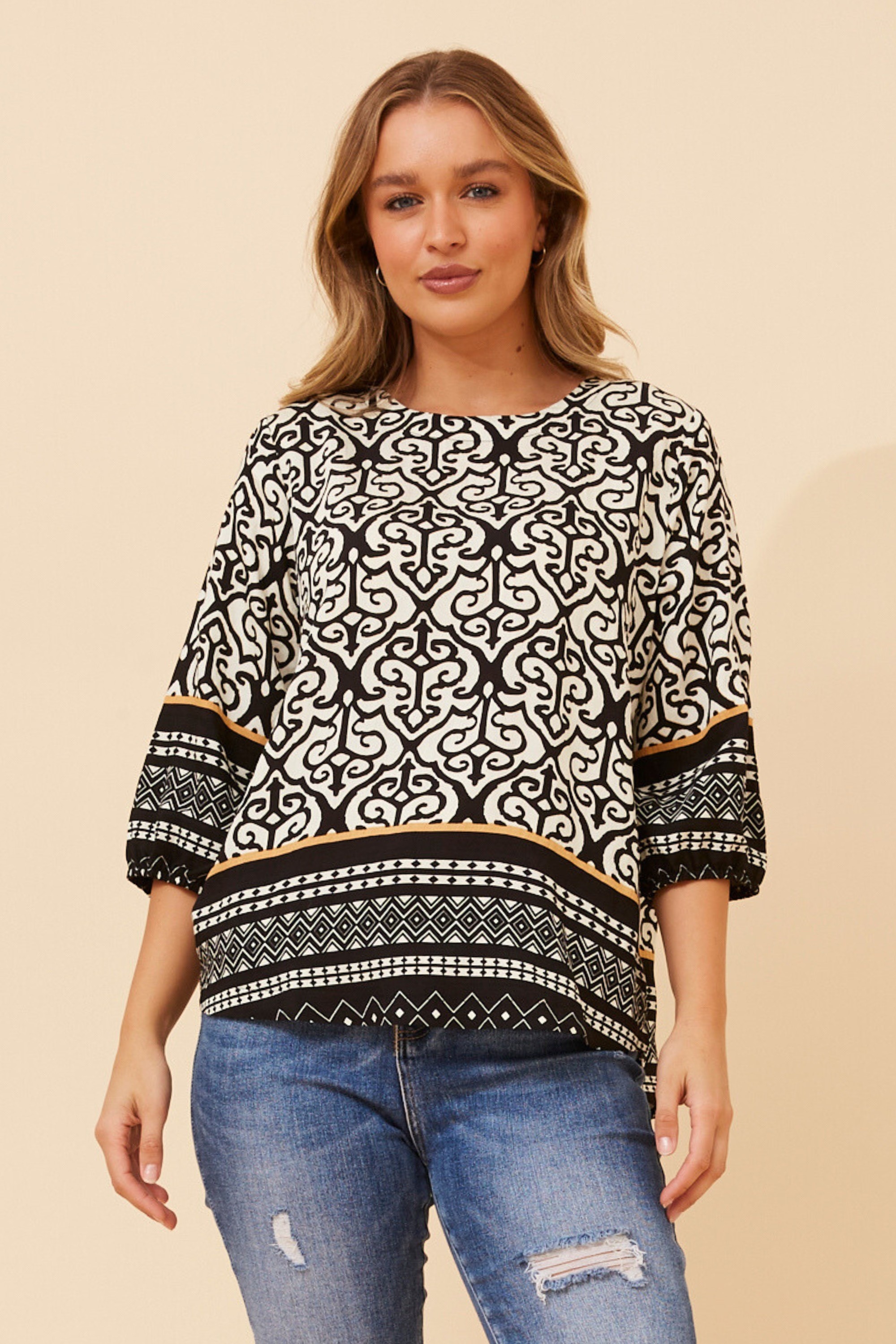 SHAE BORDER PRINT TOP