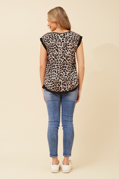 SHELLY ANIMAL PRINT TOP