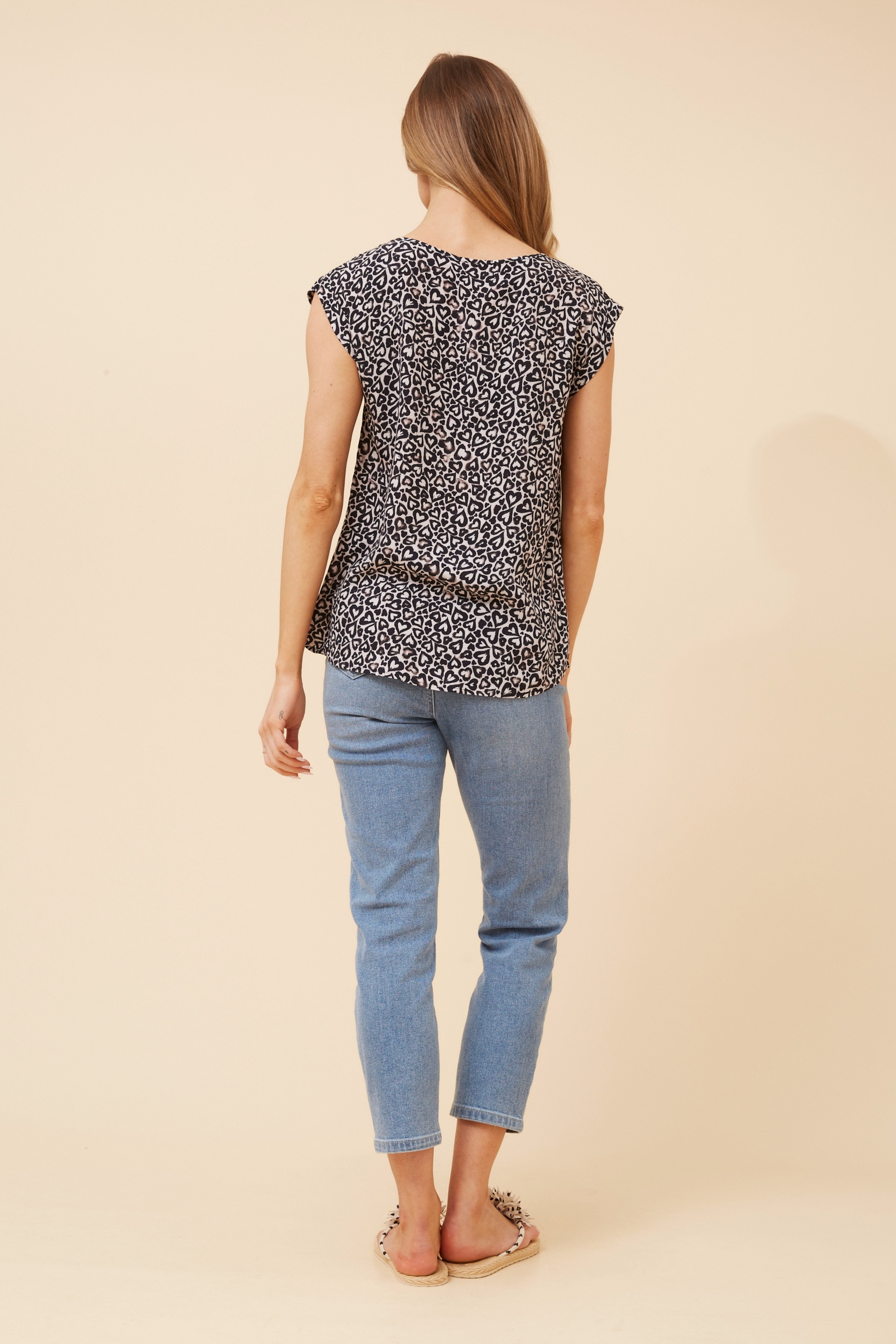 SHELLY HEART PRINT TOP