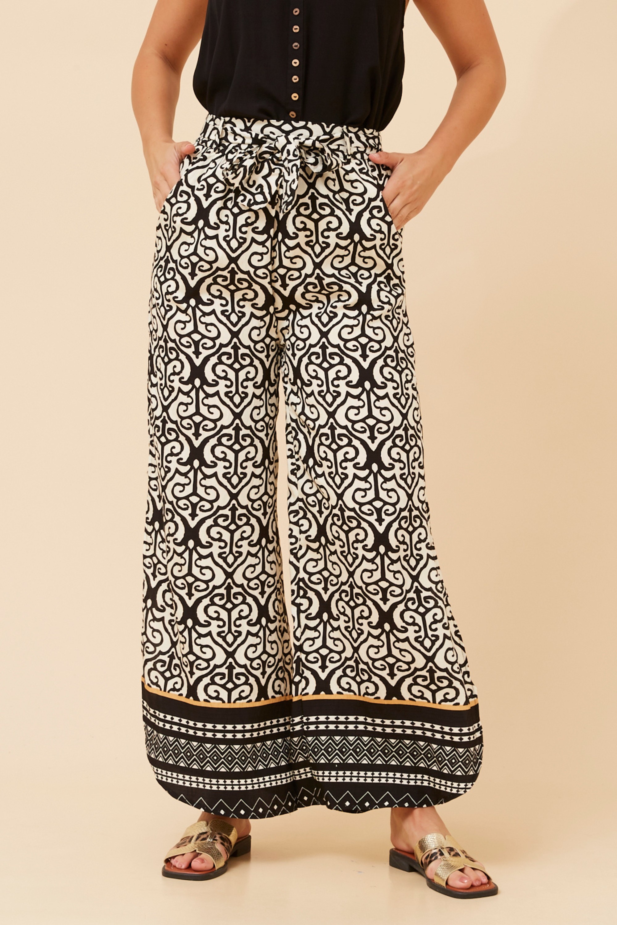 SISKA BORDER PRINT WIDE LEG PANTS