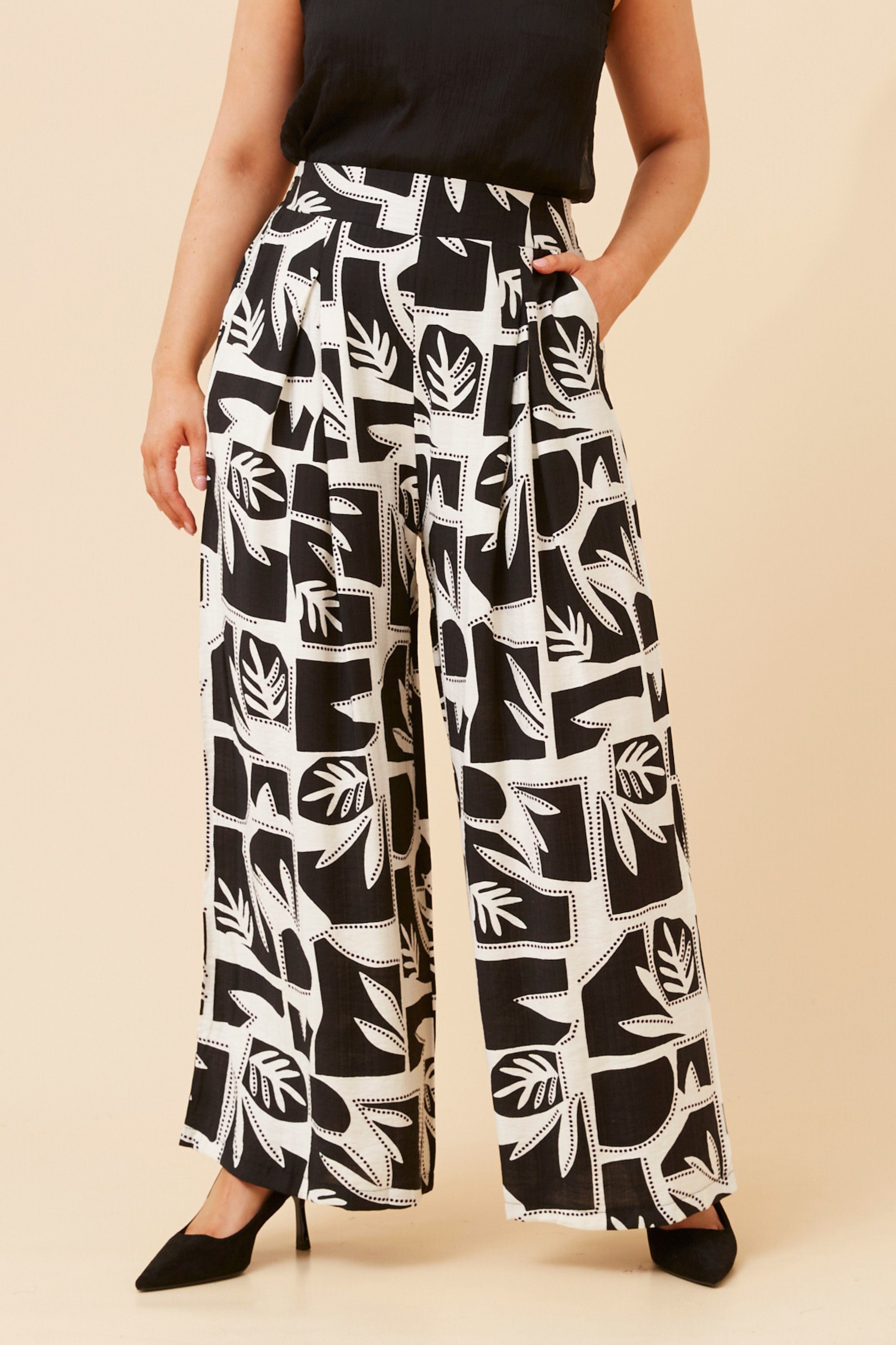 SITA LEAF PRINT PANTS