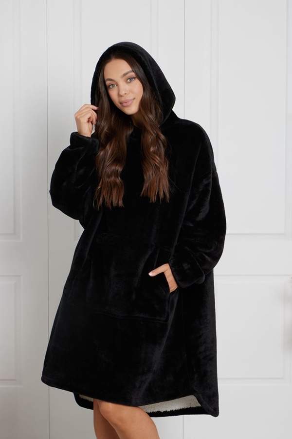 SNUGGLE BLANKET HOODIE SNUGGLE BLANKET HOODIE