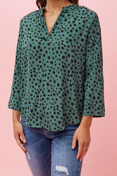 SPICY ANIMAL PRINT BLOUSE