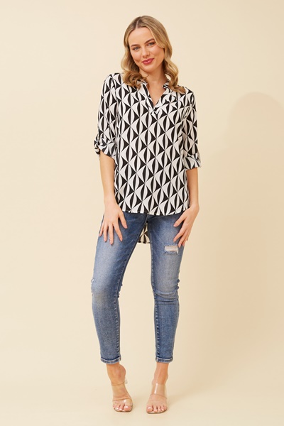 SPICY GEOMETRIC PRINT TOP