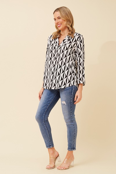 SPICY GEOMETRIC PRINT TOP