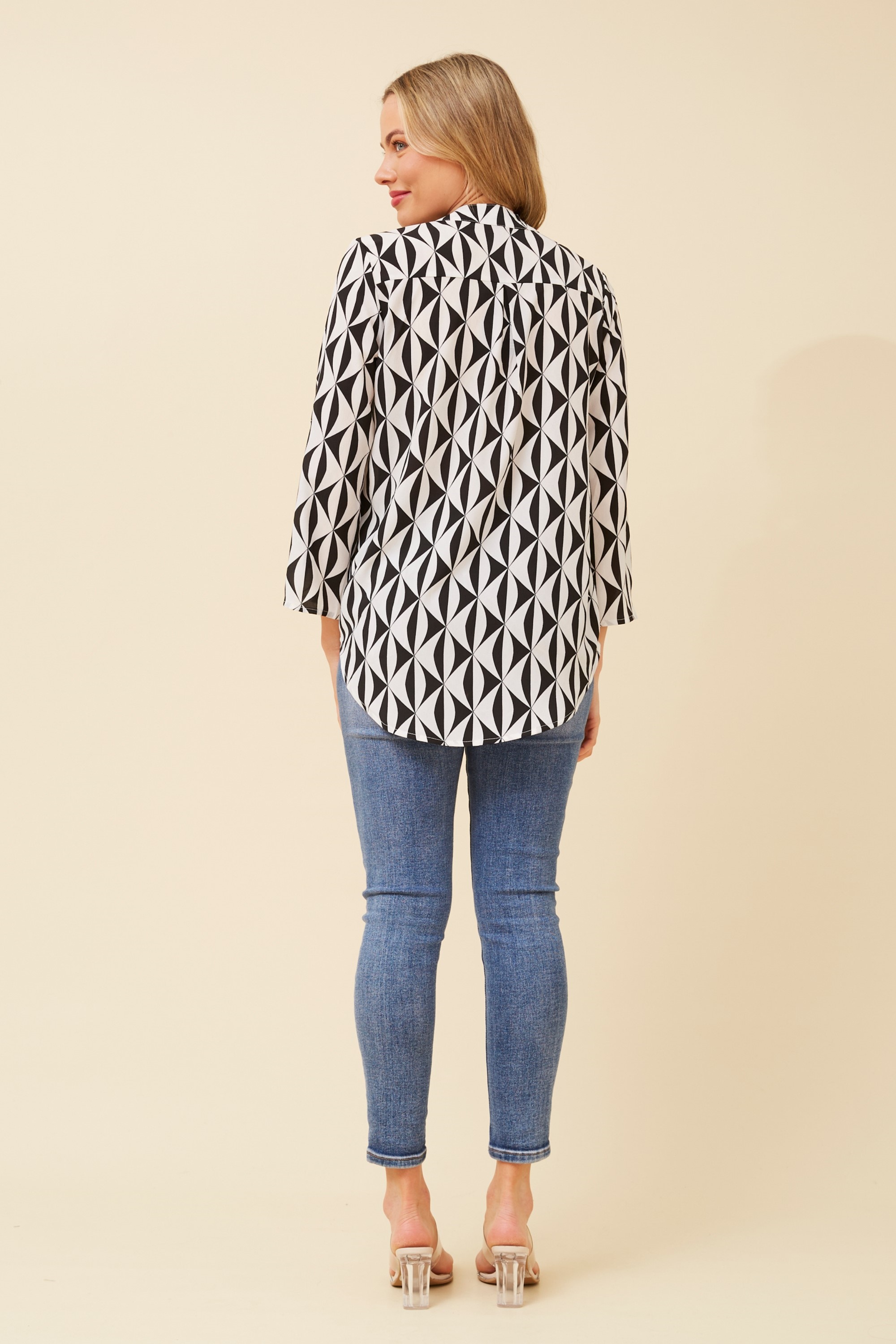 SPICY GEOMETRIC PRINT TOP