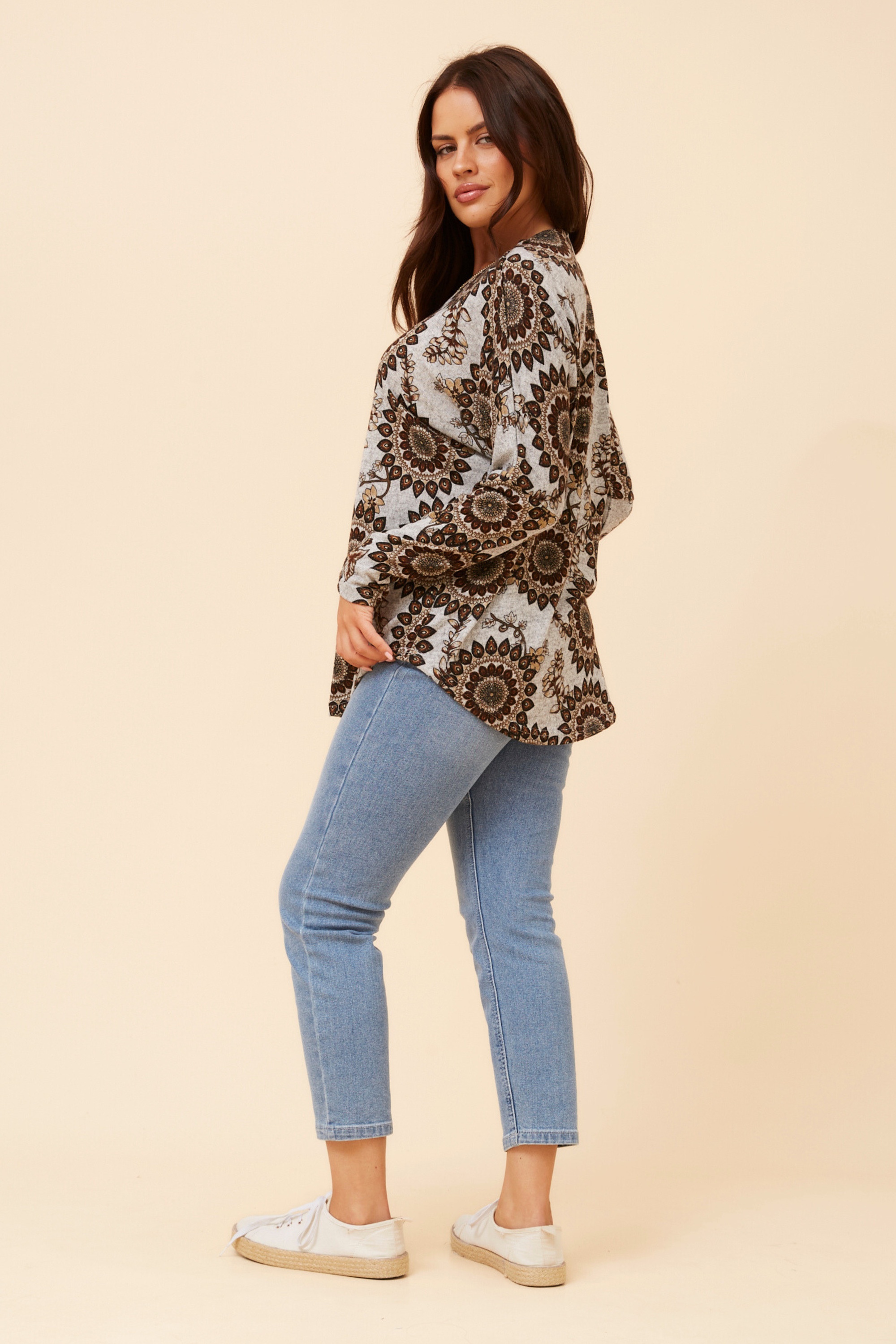 SUVI ABSTRACT PRINT TOP